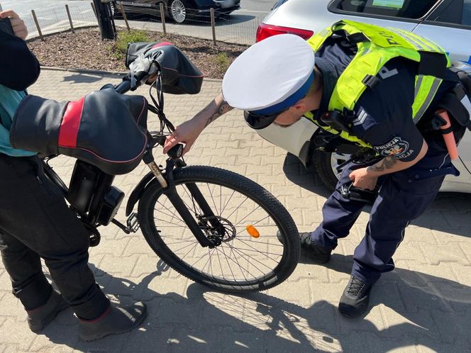 Podczas działań stołecznej drogówki skontrolowano 52 pojazdy, nałożono 19 mandatów, a cztery jednoślady wykluczono z ruchu
