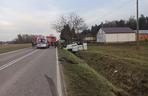 Zderzenie trzech aut w Emilcinie. Pięć osób trafiło do szpitala