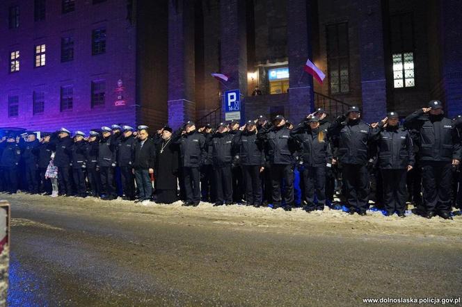 Policjanci w całym kraju oddali hołd zastrzelonym kolegom. „Ich śmierć jest tragedią dla całej polskiej policji” 