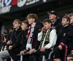 Górnik Zabrze liderem Ekstraklasy. O wyniku zadecydowała samobójcza bramka. Ponad 25 tys. kibiców na trybunach