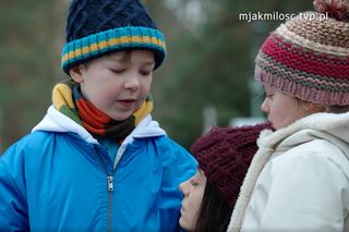 M jak miłość. Iza (Adriana Kalska), Szymek (Staś Szczypiński), Maja (Laura Jankowska)	