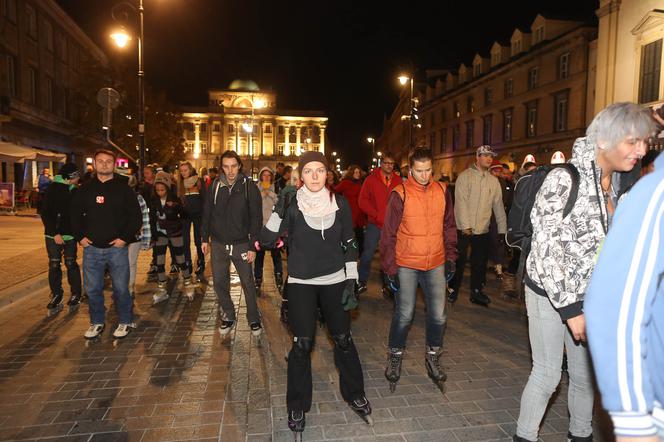 Nightskating. Warszawa na rolkach [Zdjęcia]