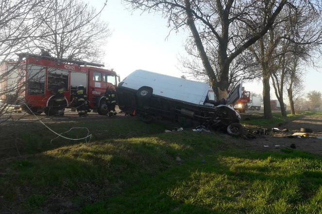 Tragiczny wypadek busa na DK91 pod Krośniewicami w Łódzkiem
