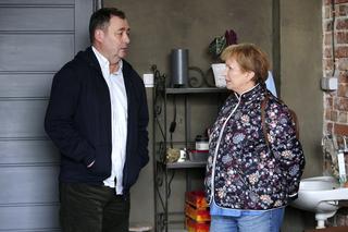 Barwy szczęścia odc. 2811. Basia (Sławomira Łozińska), Artur Chowański (Jacek Rozenek)