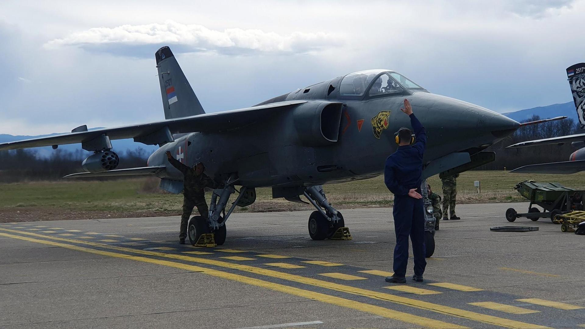 Serbskie samoloty i francuskie Rafale 