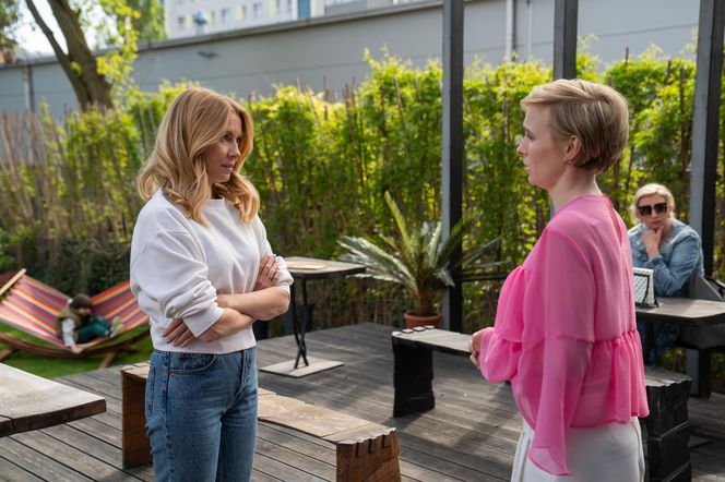 Barwy szczęścia odc. 3240. Dominika (Karolina Chapko), Sonia (Weronika Nockowska)