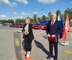 Siedlecki WORD wymienił starą flotę pojazdów egzaminacyjnych na nowe samochody marki Suzuki Swift