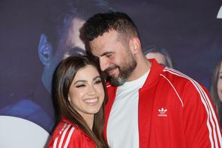  Maja Hyży na premierze Powołany 2. Białe kozaczki i czerwony dres