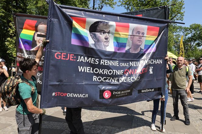 Parada Równości w Warszawie zablokowana. Szokujące sceny!