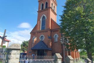 Rodzina zginęła wracając z wakacji. Rozdzierający serce pogrzeb Esterki, Artura i Łucji