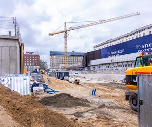 Parking podziemny pod placem Powstańców Warszawy w budowie