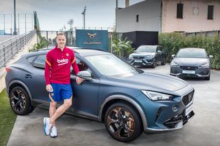 Piłkarze FC Barcelona w nowych samochodach marki Cupra