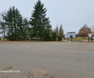 W Manieczkach złodzieje zdemontowali ogrodzenie cmentarza