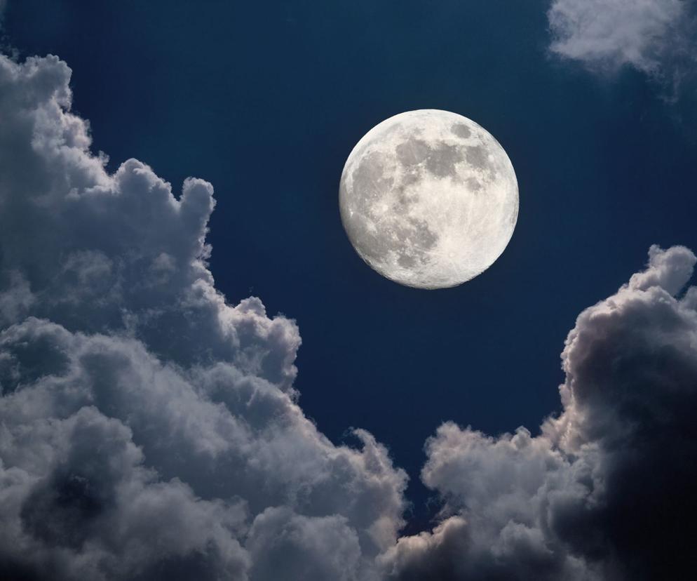 Pełnia Koźlego księżyca. Kiedy oglądać pełnię księżyca w lipcu 2023? Od magii zawibruje powietrze!