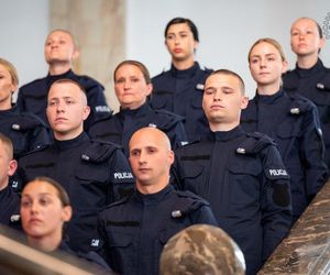 Nowi policjanci zasilili szeregi śląskiej policji! Wśród nich osiem policjantek