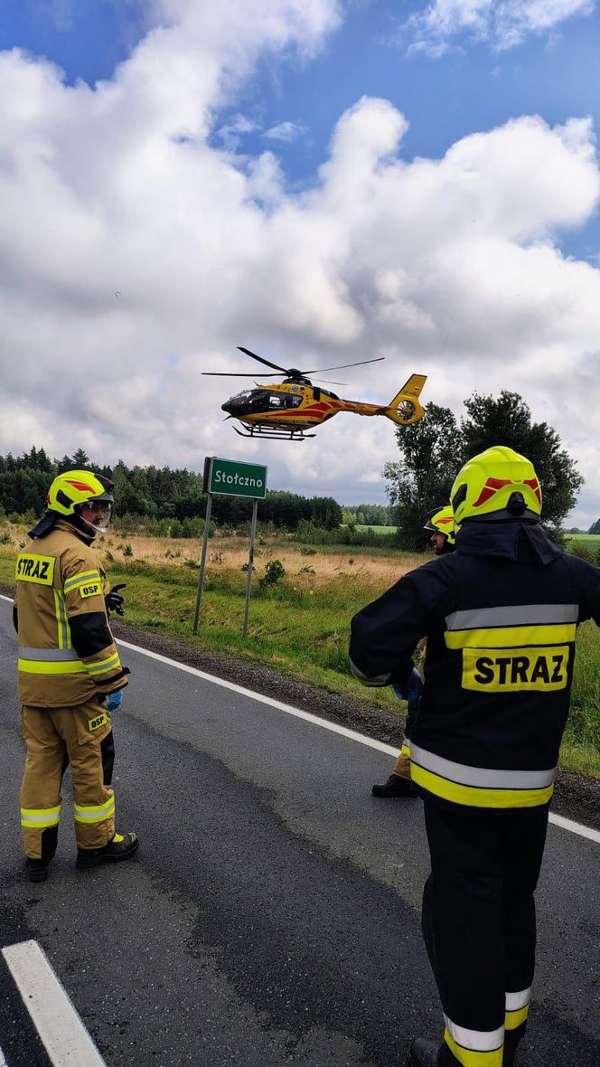 Tragiczny wypadek na DK 25 w Stołcznie. Nie żyje 27-letnia kobieta, pięć osób rannych