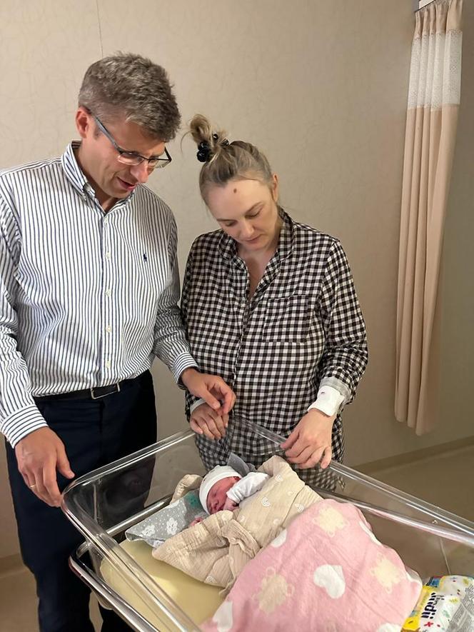 Minister Marcin Warchoł został tatą po raz czwarty! "Witamy Kingę na świecie" 