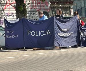  Makabra na Ochocie. Zwłoki w luksusowym białym Porsche. Na miejscu prokurator