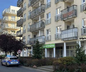 Tragedia w Poznaniu! W mieszkaniu znaleziono zwłoki ojca i syna