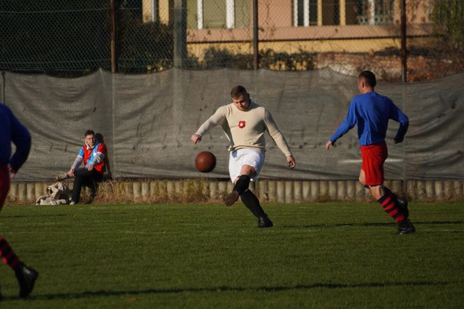 Retro mecz pod Wawelem. Wisła Kraków po 100 latach pokonała Pogoń Lwów