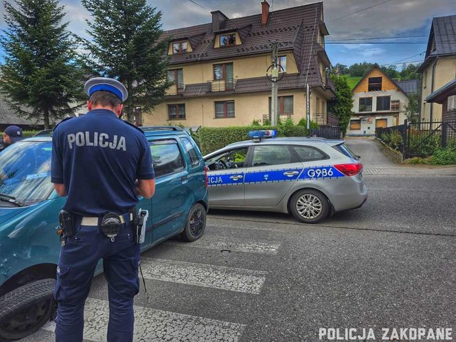 Pijani przyjechali samochodem dokupić wódki