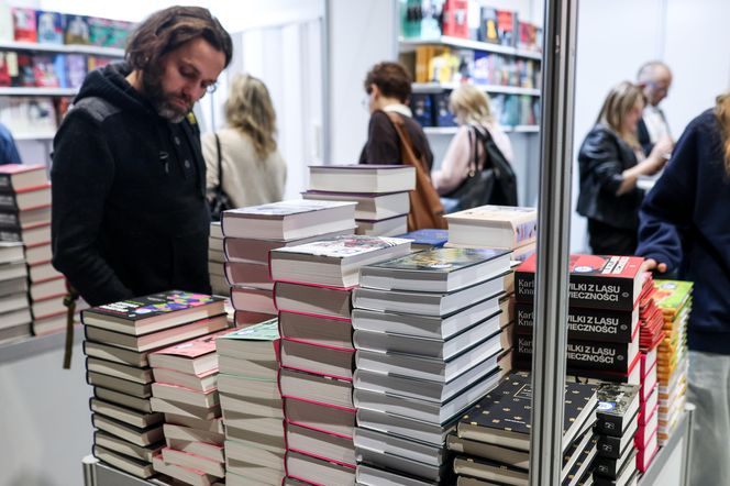 Targi Książki w Katowicach to okazja do zdobycia autografów pisarzy