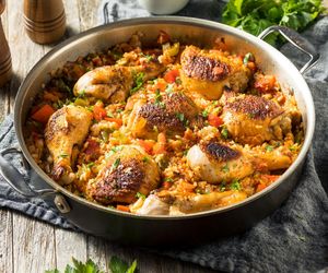 Rozgrzewający klasyk z południa: arroz con pollo – kurczak i ryż pełne smaku