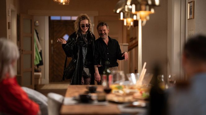 Rodzinka.pl 17 sezon odcinek 289 (odc. 2). Sonia (Helena Englert), Marek (Jacek Braciak)