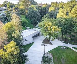 Kiedyś zaniedbany, dziś zachwyca wyglądem. Park w Starachowicach z nagrodą