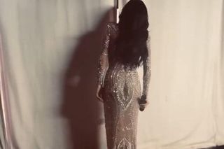 Justyna Steczkowska niczym papież! Gwiazda wyciąga rękę do fanów ze swojego jusiamobile