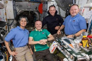 Dwójka uwięzionych w kosmosie astronautów wróci na ziemię. SpaceX rusza z ratunkową misją