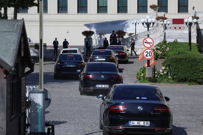 Szefowie delegacji Ukrainy i Rosji rozmawiają w cztery oczy w Stambule