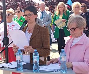 Manifestacja 4 czerwca na placu Solidarności w Szczecinie