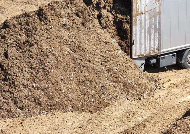 Nielegalne odpady na żwirowni w powiecie kolskim! Wielka akcja policji z Wielkopolski