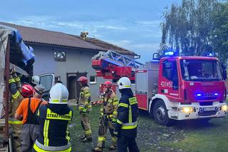 Trąba powietrzna zerwała dachy i połamała drzewa w Lasowicach Wielkich