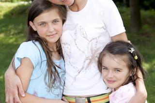 PRZEZ SĄSIADÓW STRACIŁA DZIECI