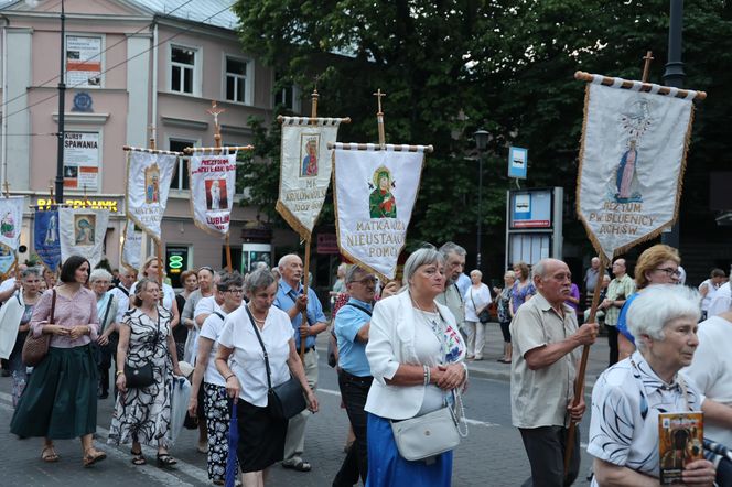 76. rocznica Cudu Lubelskiego. Procesja różańcowa w centrum Lublina