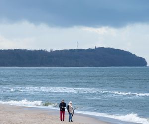 Ta plaża nie ma sobie równych. Urokliwa, szeroka i… pusta! Zakochasz się w tym miejscu