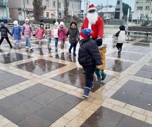 Na rynku w Mordach stanęła choinka