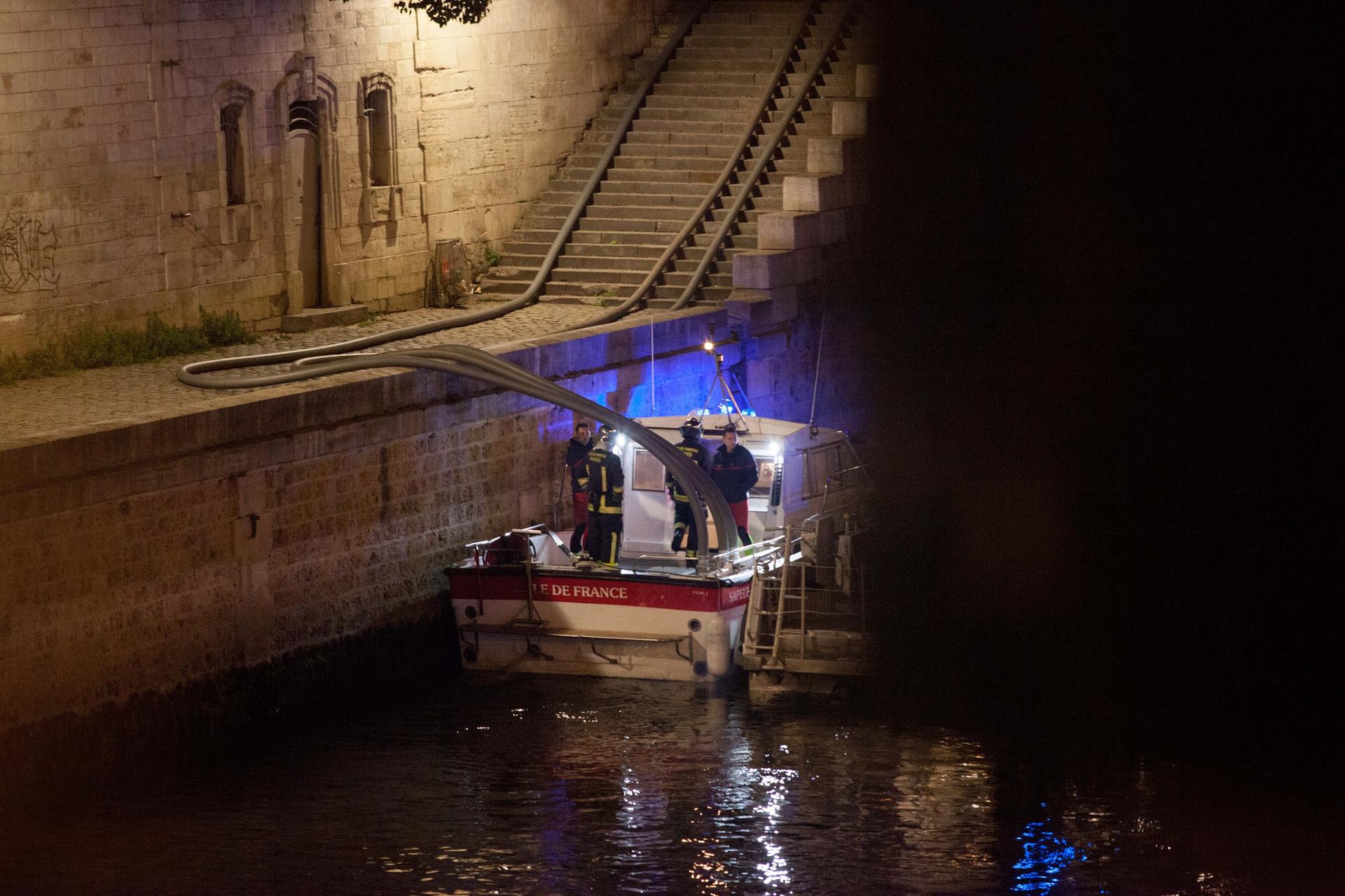 pożar katedry Notre-Dame w Paryżu (15.04.2019)