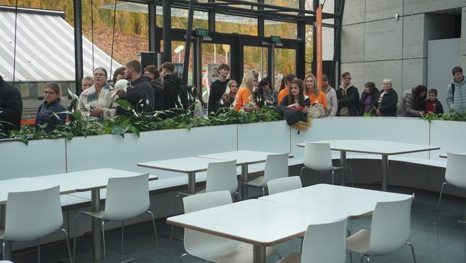 Tłumy na otwarciu Popeyes w Olsztynie. Rekordzista czekał w kolejce ponad 20 godzin