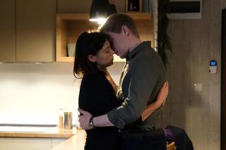 M jak miłość, odc. 1725: Iza (Adriana Kalska), Radek (Philippe Tłokiński)	