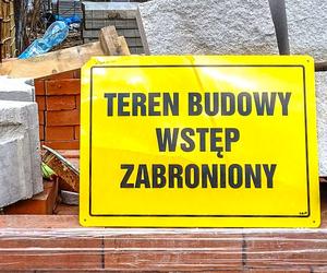 Trwa remont w budynkach poszpitalnych przy Warszawskiej. Zobacz zdjęcia!