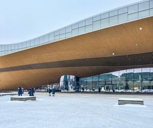 Filozofia tego obiektu opiera się na wolności i otwartości. Biblioteka Oodi w Helsinkach