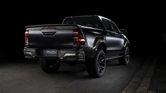 Toyota Hilux po tuningu WALD International 