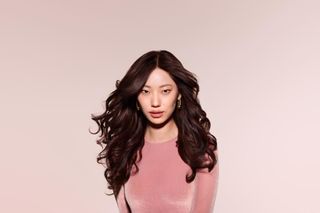  Dyson nadaje nowy wymiar pięknu dzięki nowemu urządzeniu  Airwrap Co-anda 2x™ -  Supermocnemu multistylerowi i suszarce nowej generacji 