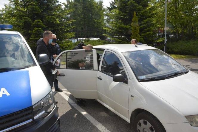 Przemyśl: Z tasakiem rzucił się na mężczyznę