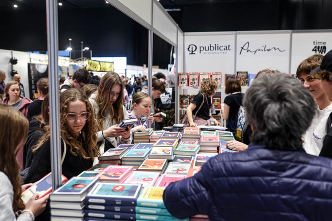 Targi Książki w Katowicach to okazja do zdobycia autografów pisarzy