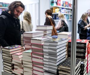 Targi Książki w Katowicach to okazja do zdobycia autografów pisarzy