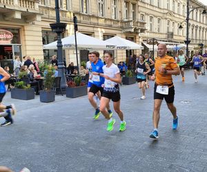 Rossmann Run 2025. Tłumy biegaczy wzięły udział w biegu ulicą Piotrkowską